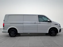 VW Kastenwagen T6.1 Kastenwagen LR TDI in 6U Ascotgrau