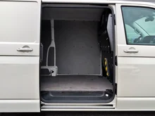 VW Kastenwagen T6.1 Kastenwagen LR TDI in 6U Ascotgrau