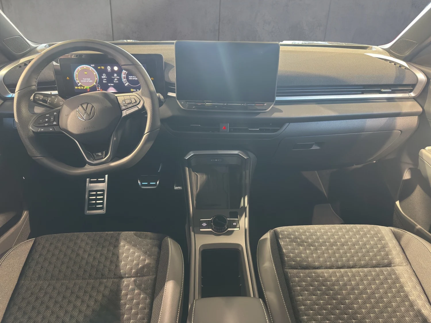 Bild eines VW T-Roc R-Line eTSI DSG