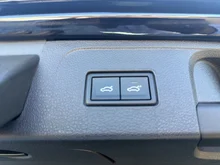 VW Passat Variant Elegance TDI DSG in Deep Black Perleffekt