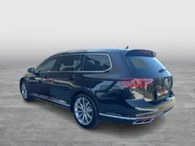 VW Passat Variant Elegance TDI DSG in Deep Black Perleffekt