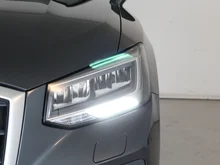 Audi Q2 35 TFSI in H1 Manhattangrau Metallic