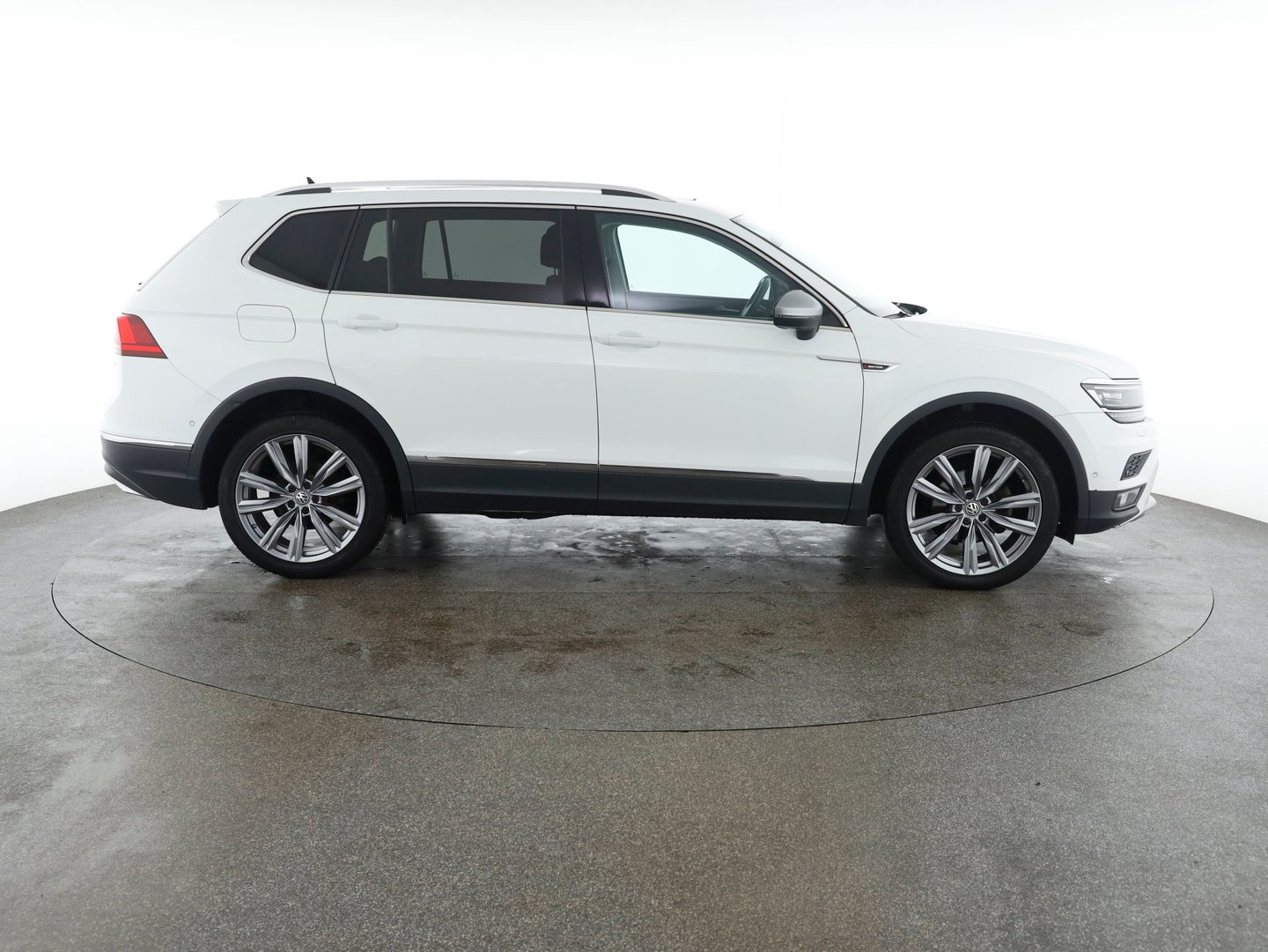 VW Tiguan Allspace Highline TDI 4MOTION DSG | Bild 4 von 33