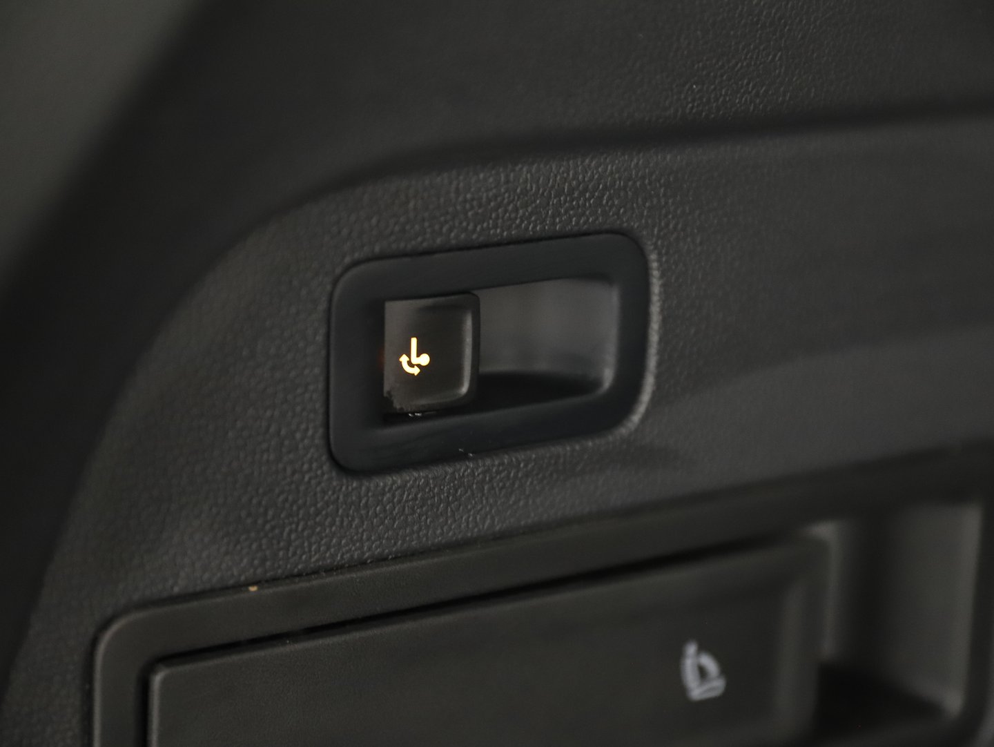 VW Tiguan Allspace Highline TDI 4MOTION DSG | Bild 19 von 24