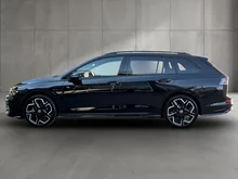VW Golf Variant Sport mHeV DSG in Grenadillschwarz Metallic