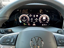 VW Golf Variant Sport mHeV DSG in Grenadillschwarz Metallic