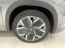 Škoda Kodiaq Sportline TDI DSG in Graphit-Grau Metallic