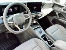 VW Tiguan Friends eTSI DSG in Grenadillschwarz Metallic