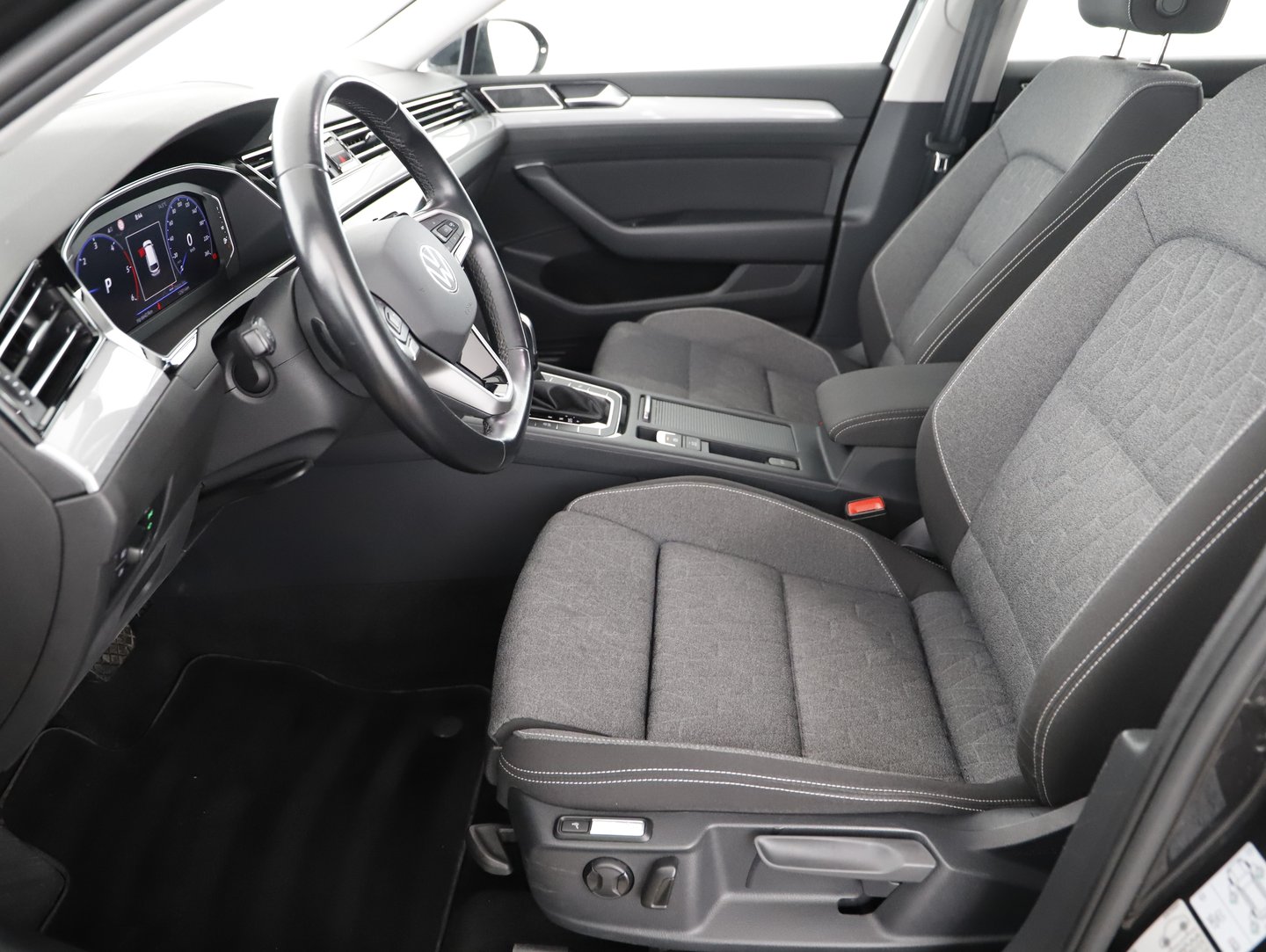 VW Passat Variant Business TDI DSG | Bild 4 von 16