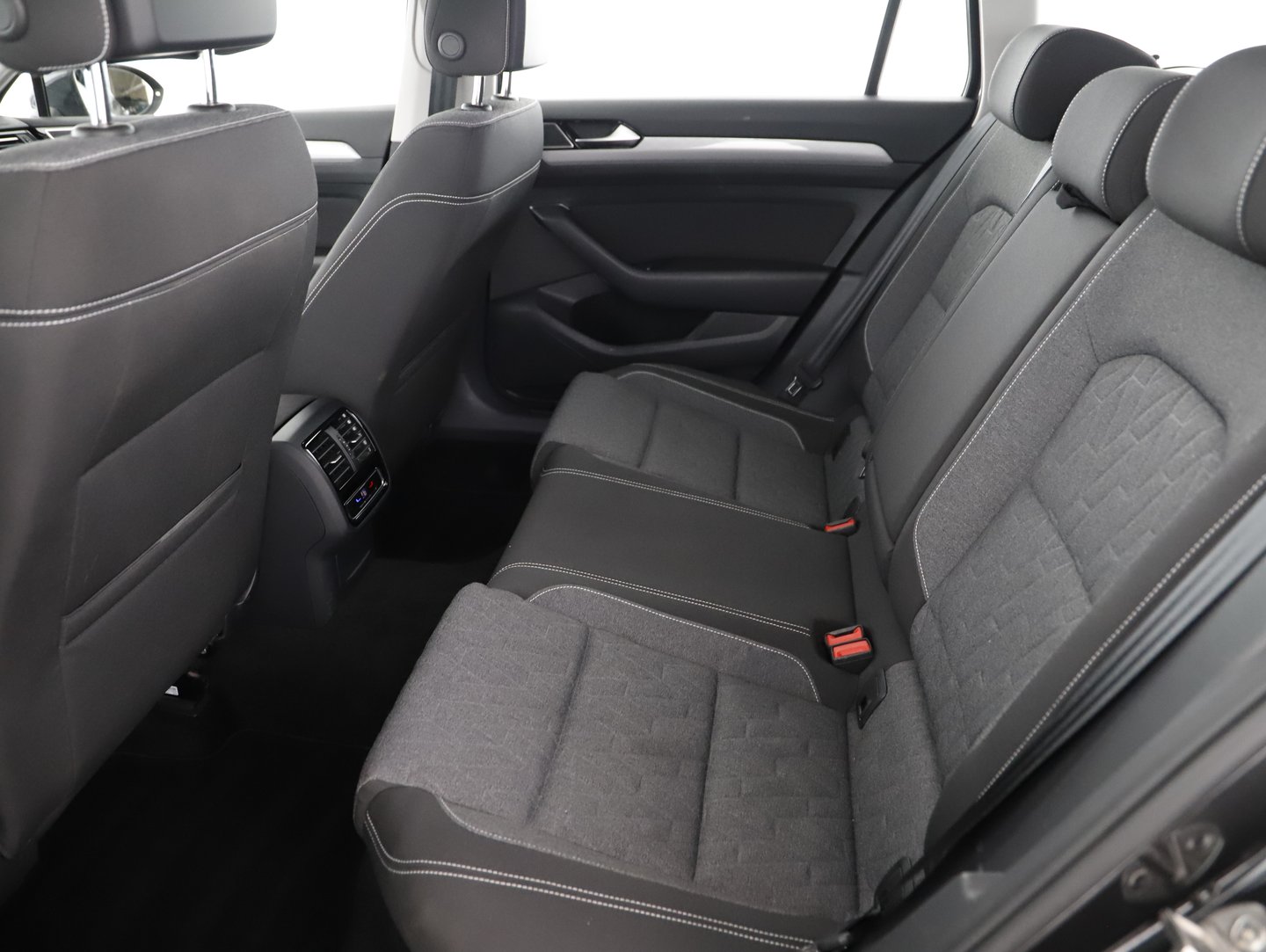 VW Passat Variant Business TDI DSG | Bild 11 von 16