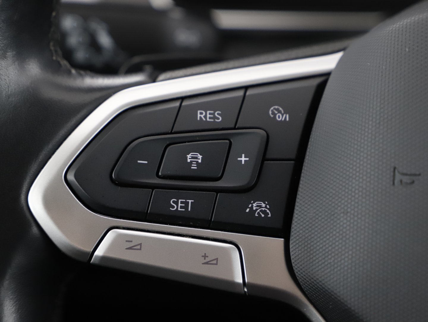 VW Passat Variant Business TDI DSG | Bild 7 von 16