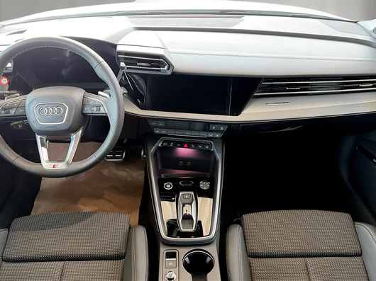 Bild eines Audi A3 allstreet 40 TFSI e
