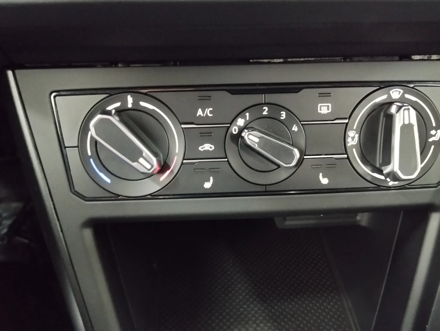 Bild eines VW Taigo 4Me TSI