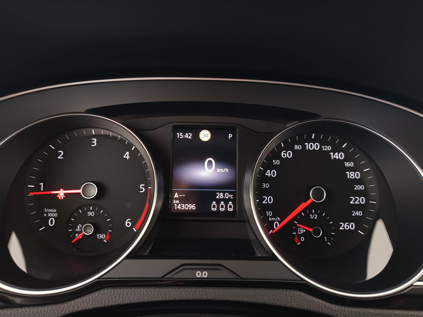 VW Passat Variant Business TDI DSG | Bild 15 von 32