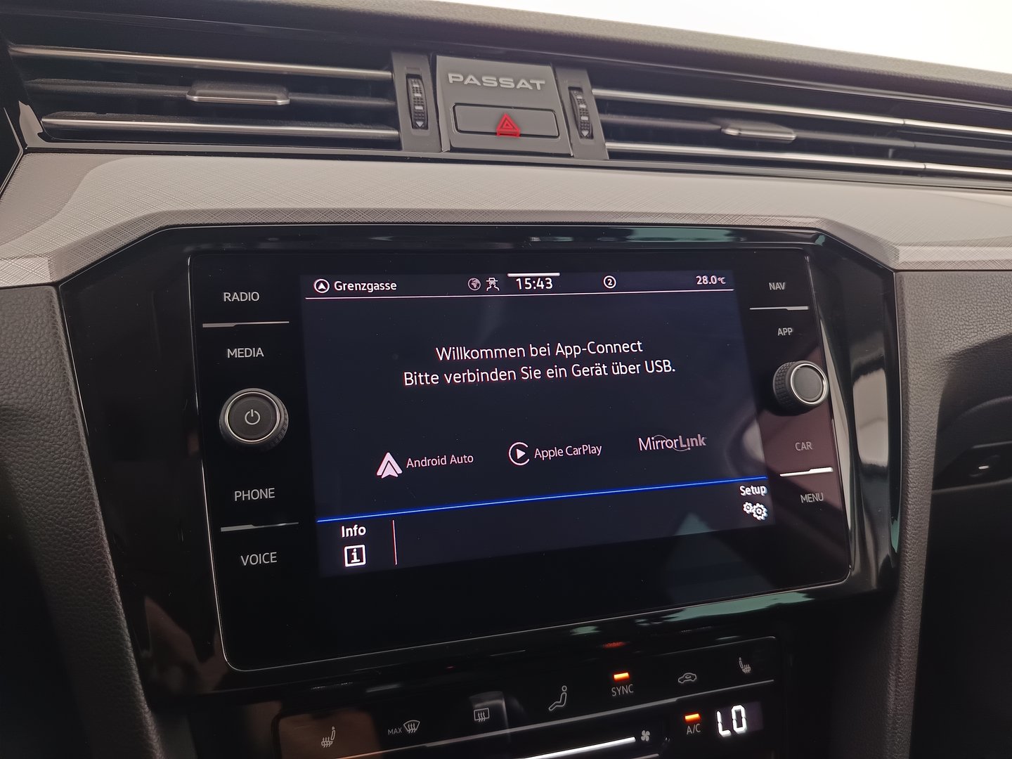 VW Passat Variant Business TDI DSG | Bild 20 von 32