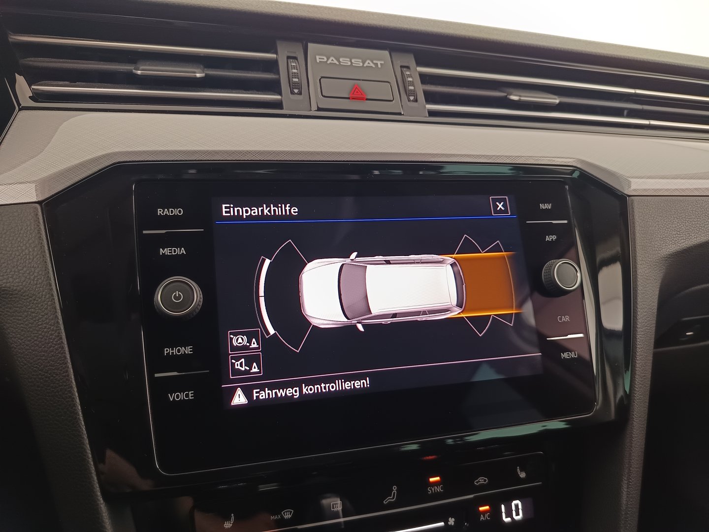VW Passat Variant Business TDI DSG | Bild 22 von 32