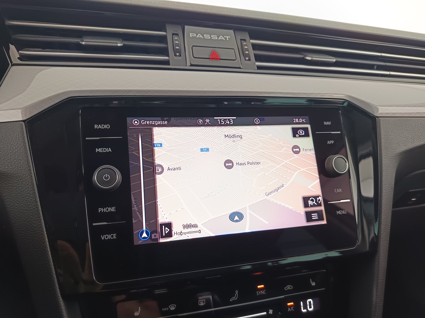 VW Passat Variant Business TDI DSG | Bild 21 von 32