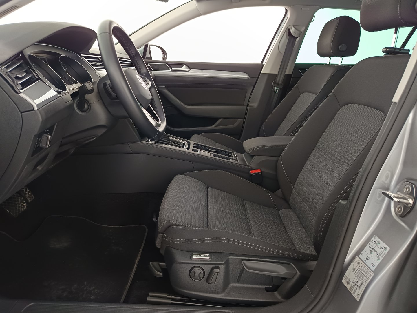 VW Passat Variant Business TDI DSG | Bild 13 von 32