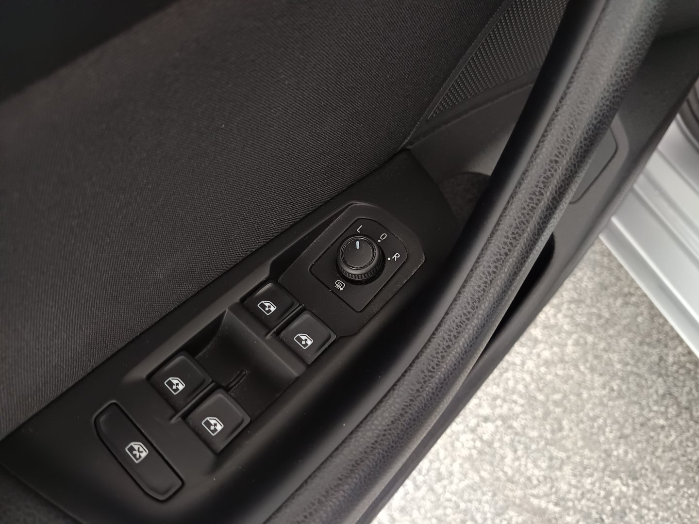 VW Passat Variant Business TDI DSG | Bild 11 von 32