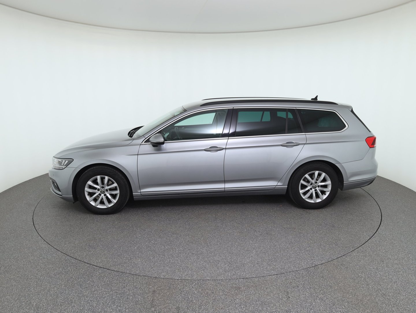 VW Passat Variant Business TDI DSG | Bild 8 von 32