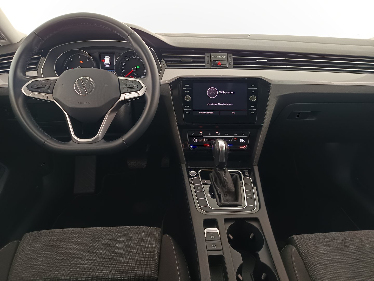 VW Passat Variant Business TDI DSG | Bild 14 von 32
