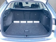 Škoda Octavia Combi Selection TSI mHEV DSG in Brillant-Silber Metallic