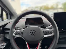 VW ID.4 GTX 4MOTION 250 kW Business -77 kWh in Gletscherweiß Metallic Dach schwarz