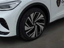 VW ID.4 GTX 4MOTION 250 kW Business -77 kWh in Gletscherweiß Metallic Dach schwarz