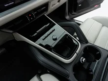 Porsche Cayenne E-Hybrid Coupé in QUARZITGRAUMETALLIC