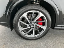Audi Q5 SUV TDI quattro 150 kW in Mythosschwarz Metallic