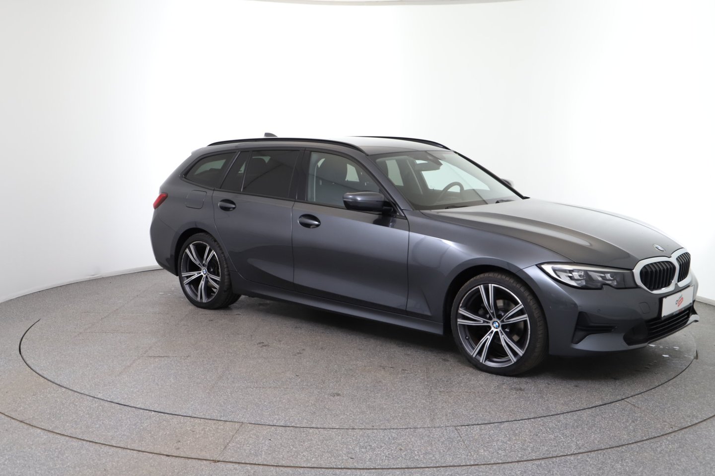 BMW 318d 48 V Touring Aut. | Bild 3 von 32