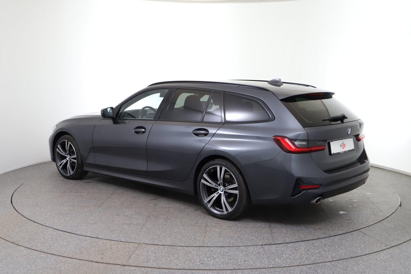 BMW 318d 48 V Touring Aut. | Bild 7 von 32