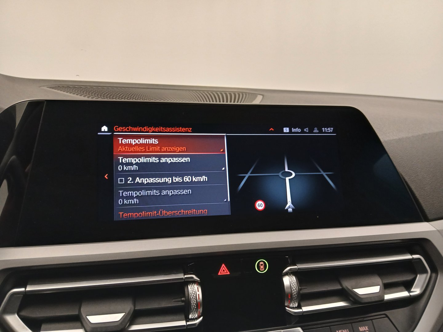 BMW 318d 48 V Touring Aut. | Bild 23 von 32