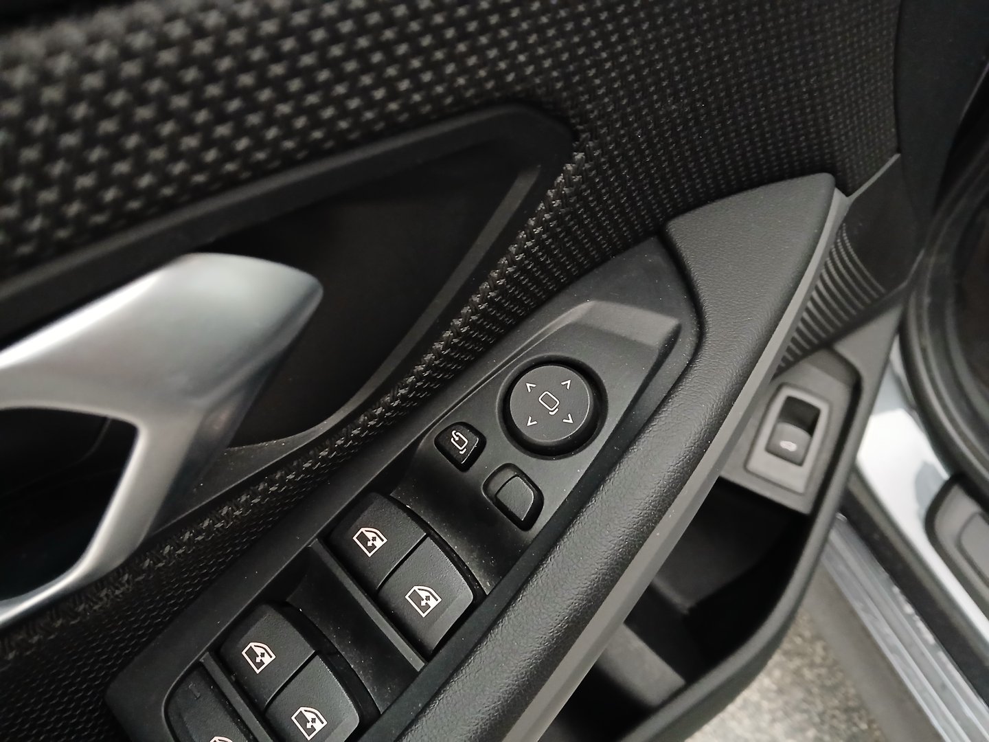 BMW 318d 48 V Touring Aut. | Bild 11 von 32