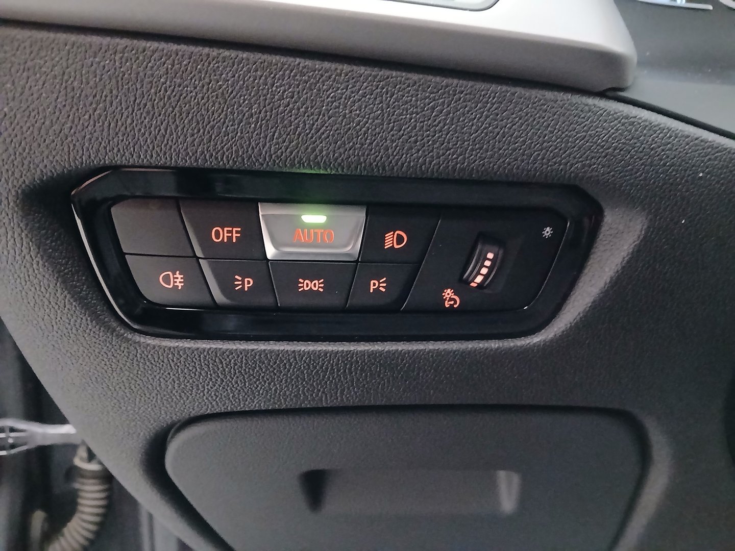 BMW 318d 48 V Touring Aut. | Bild 12 von 32