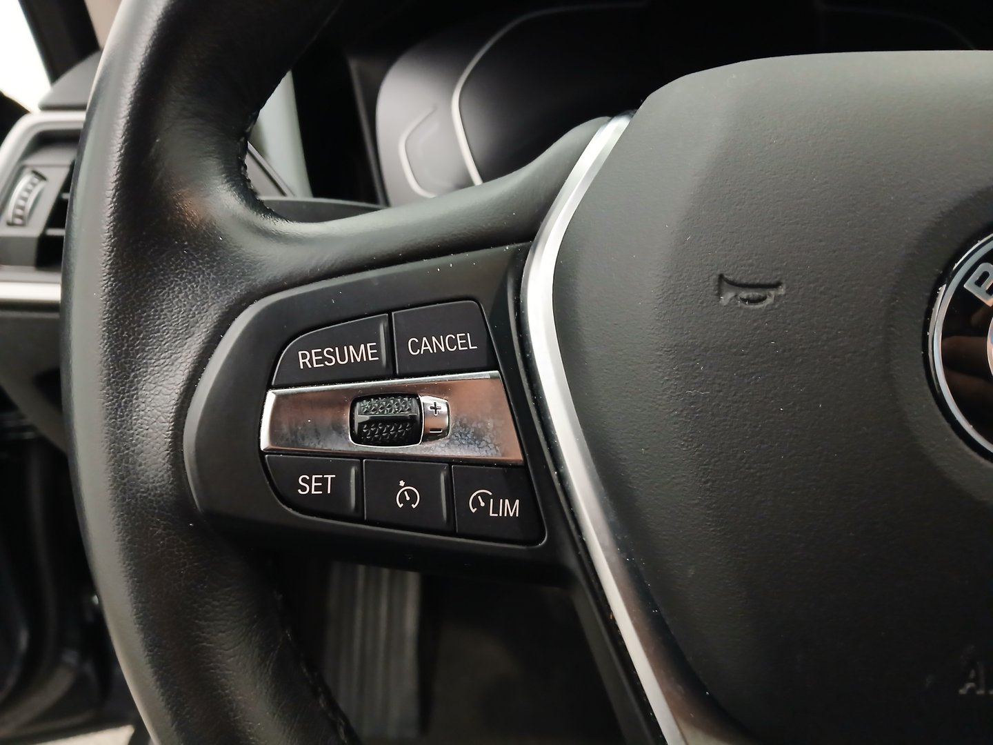 BMW 318d 48 V Touring Aut. | Bild 16 von 32