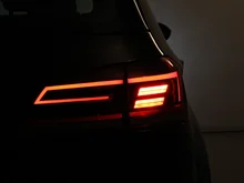 VW Golf Sportsvan Highline TSI in Deep Black Perlef.