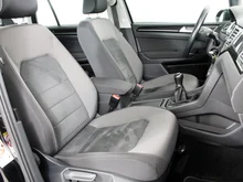 VW Golf Sportsvan Highline TSI in Deep Black Perlef.