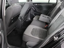 VW Golf Sportsvan Highline TSI in Deep Black Perlef.