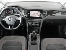 VW Golf Sportsvan Highline TSI in Deep Black Perlef.