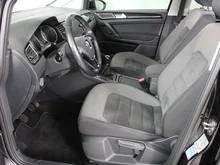 VW Golf Sportsvan Highline TSI in Deep Black Perlef.