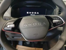 Škoda Karoq Selection TSI in Graphit-Grau Metallic