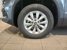 Škoda Karoq Selection TSI in Graphit-Grau Metallic