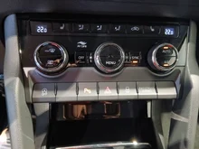 Škoda Karoq Selection TSI in Graphit-Grau Metallic