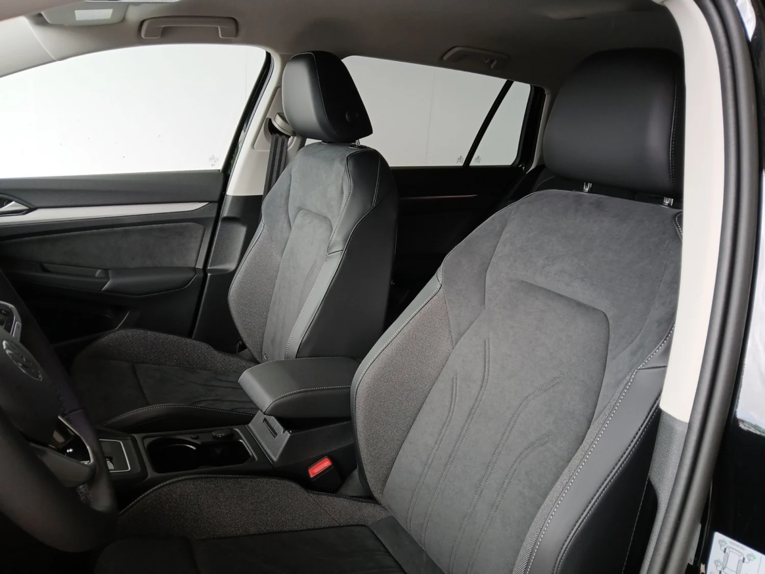 Bild eines VW Golf Variant Business TDI DSG