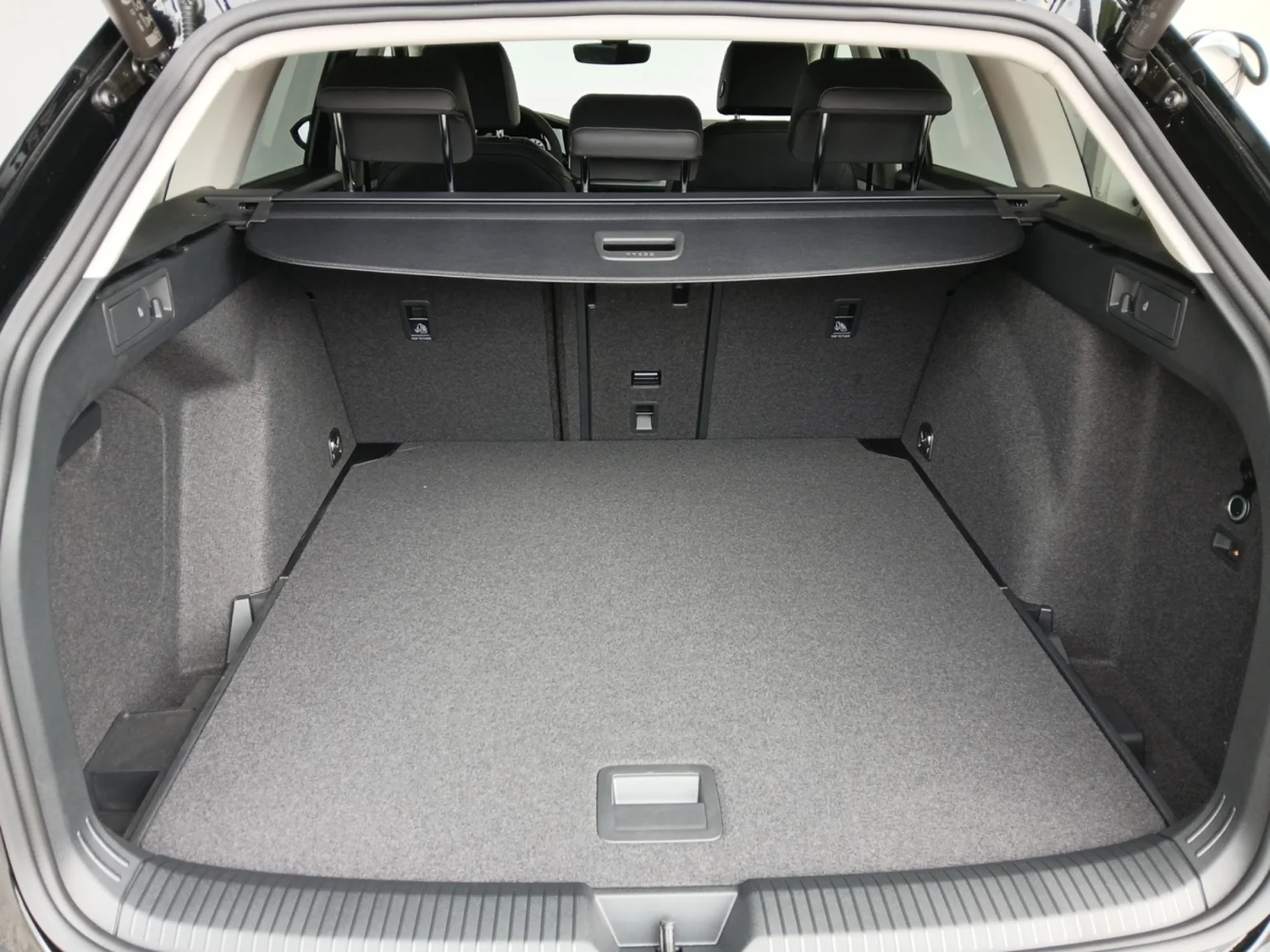 Bild eines VW Golf Variant Business TDI DSG