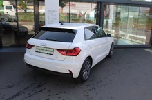 Thumbnail-Foto von Fahrzeug