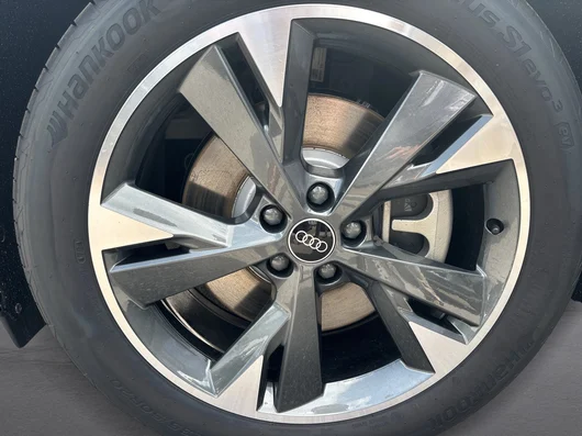 Bild eines Audi Q4 45 e-tron quattro