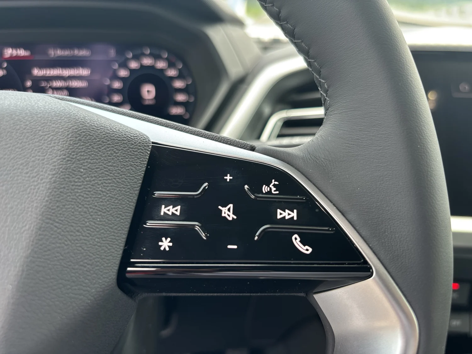 Bild eines Audi Q4 45 e-tron quattro