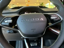 Škoda Enyaq RS in Olibo-Grün Metallic